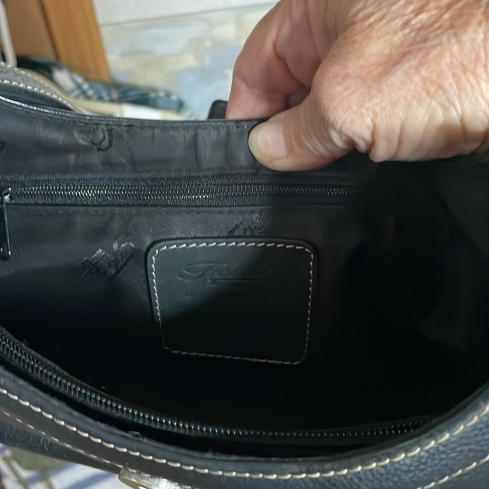 Fossil genuine leather black 4 compartment purse, gently used - Picture 10 of 11